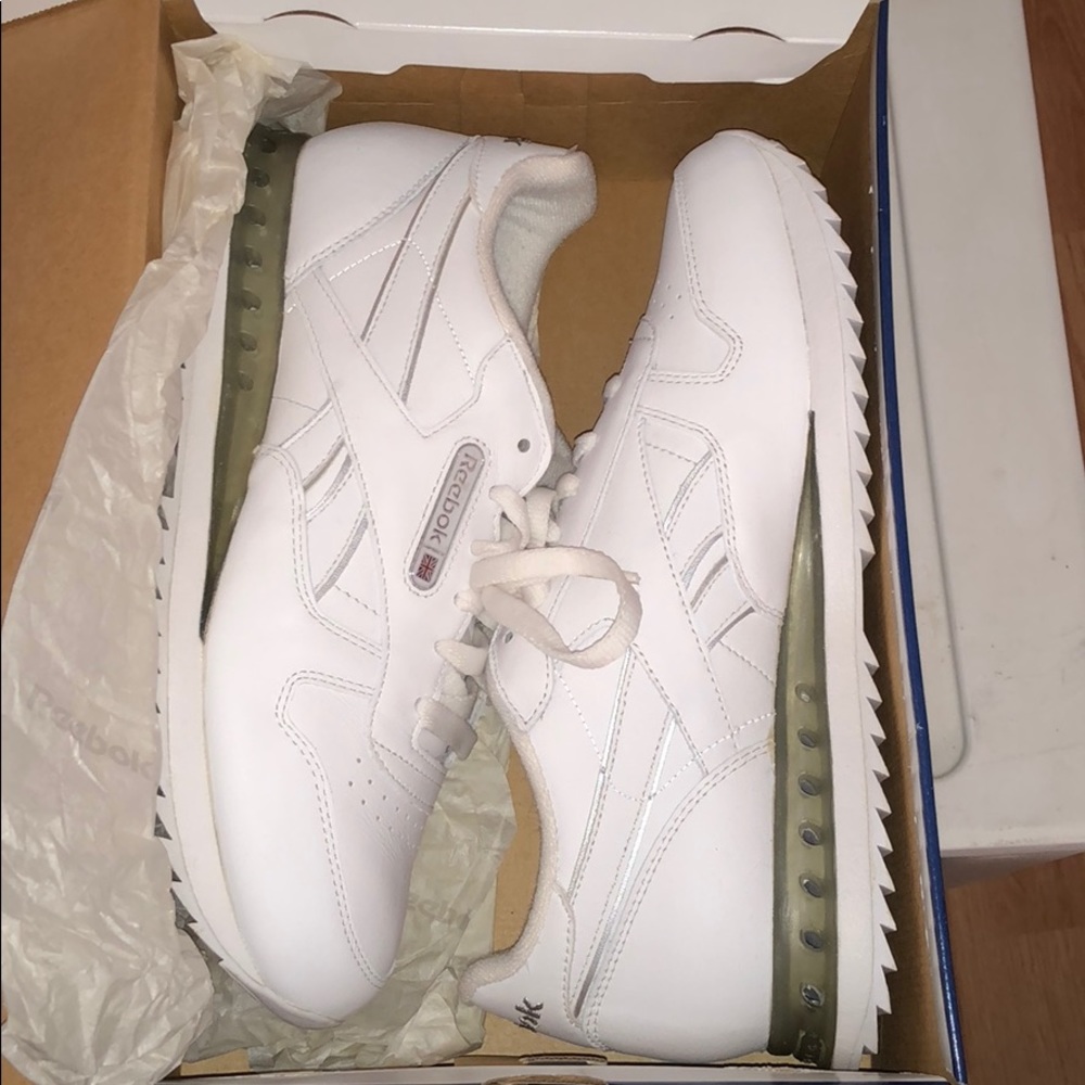 Rare Reebok Classics Size 8 Women’s